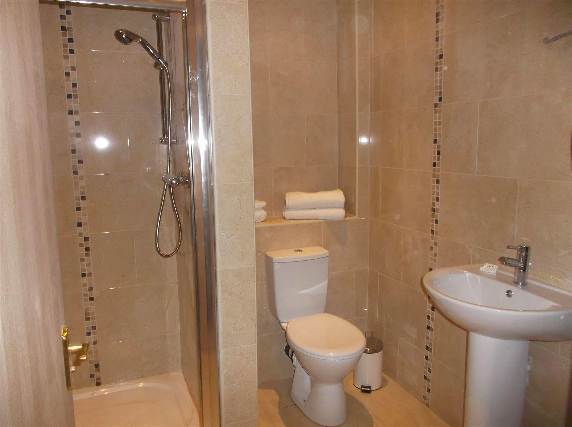 Hillview Self Catering Apartment Lusk ภายนอก รูปภาพ