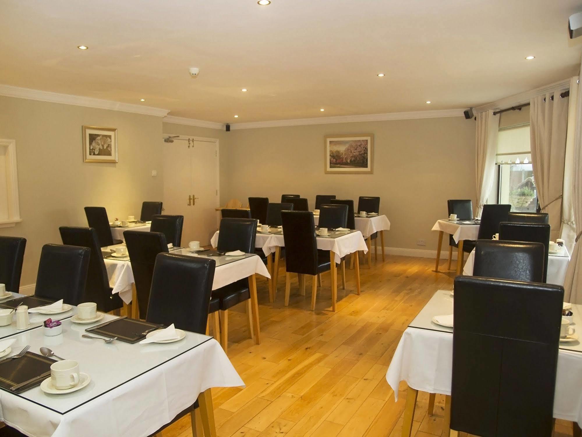 Hillview Self Catering Apartment Lusk ภายนอก รูปภาพ