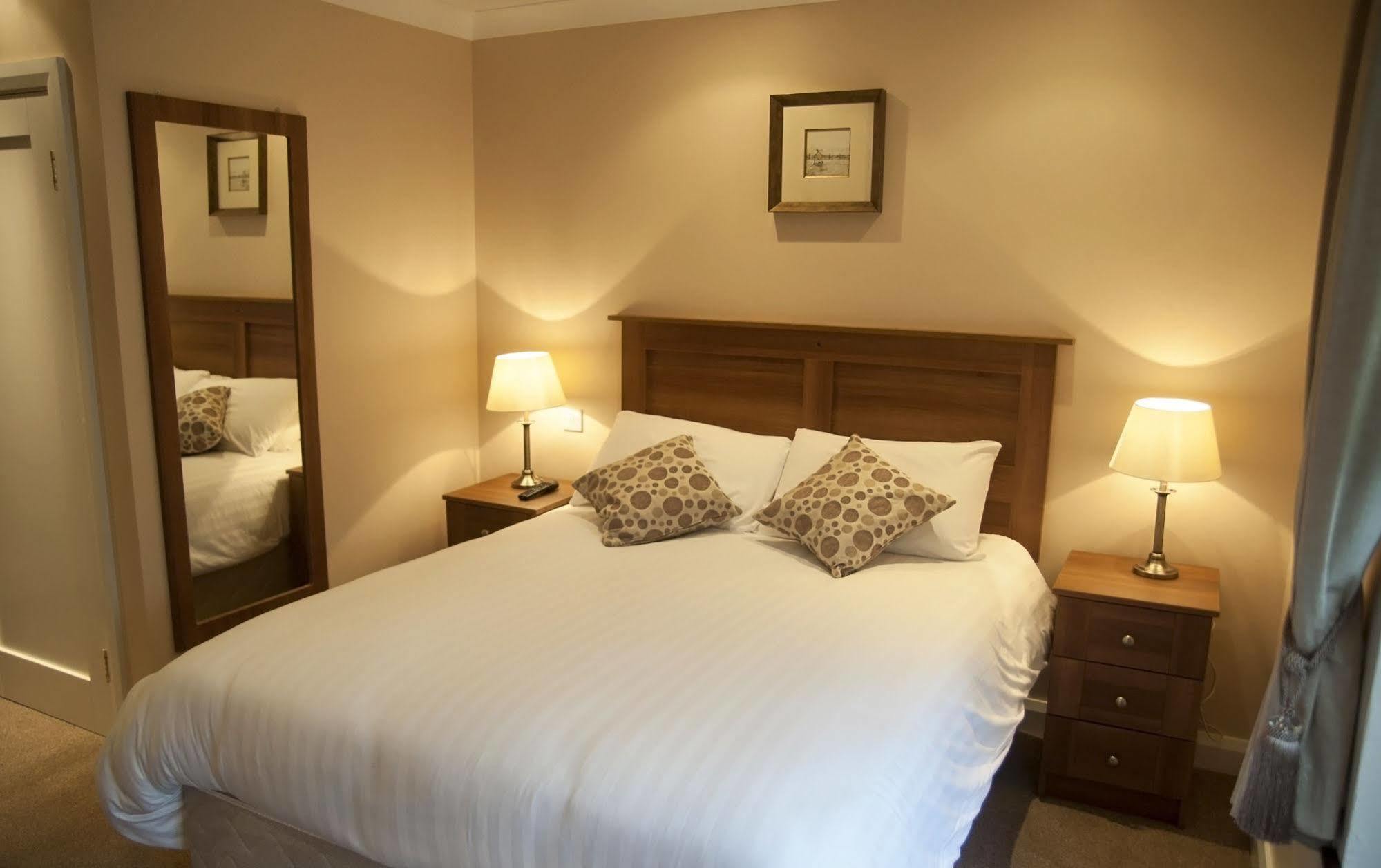 Hillview Self Catering Apartment Lusk ภายนอก รูปภาพ