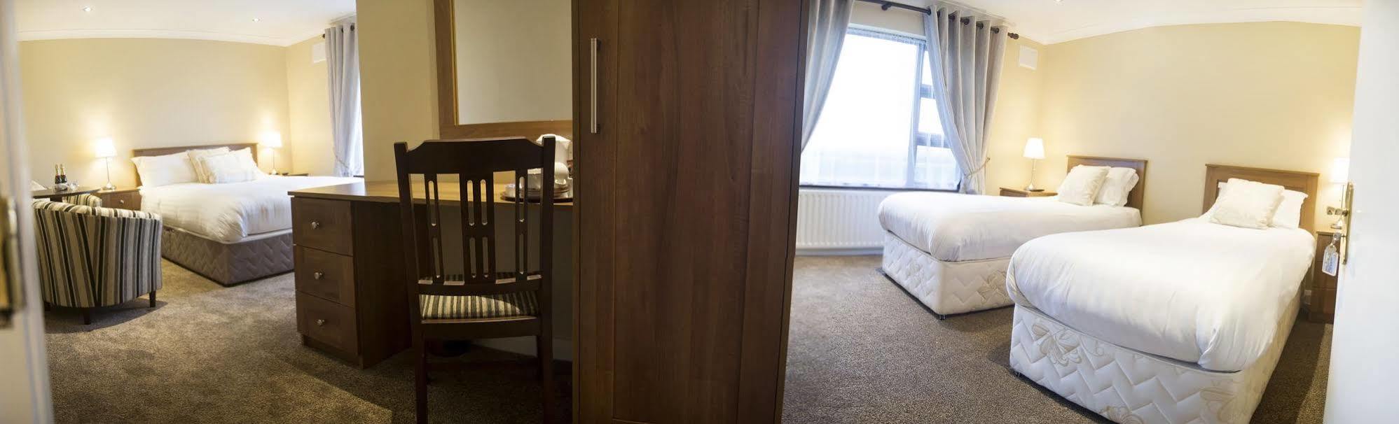 Hillview Self Catering Apartment Lusk ภายนอก รูปภาพ