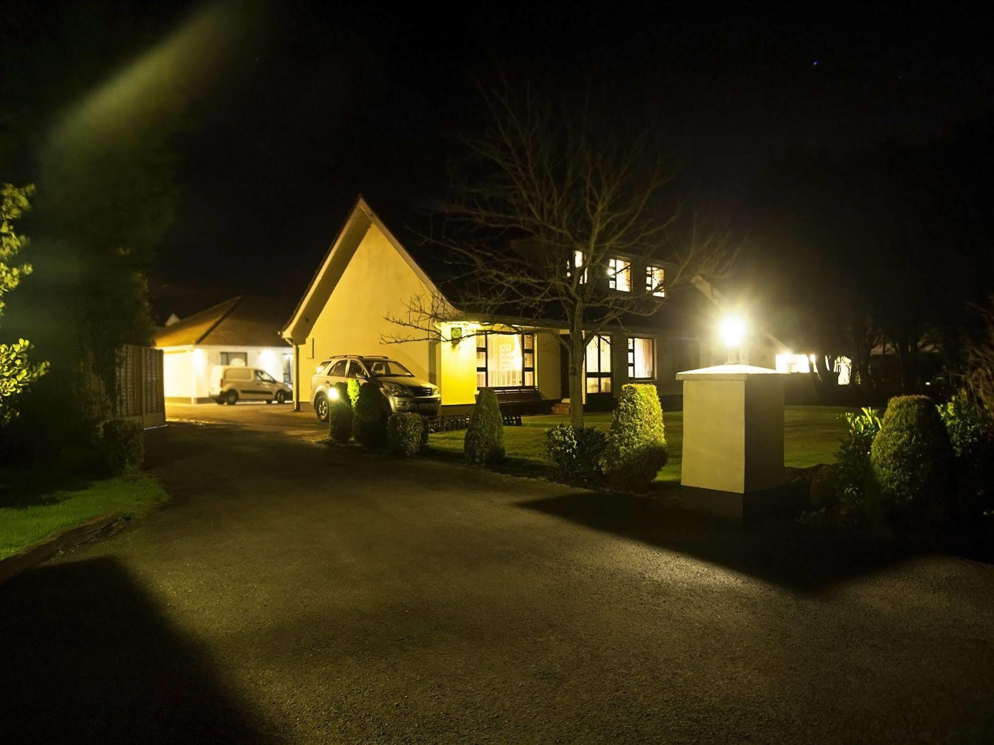 Hillview Self Catering Apartment Lusk ภายนอก รูปภาพ
