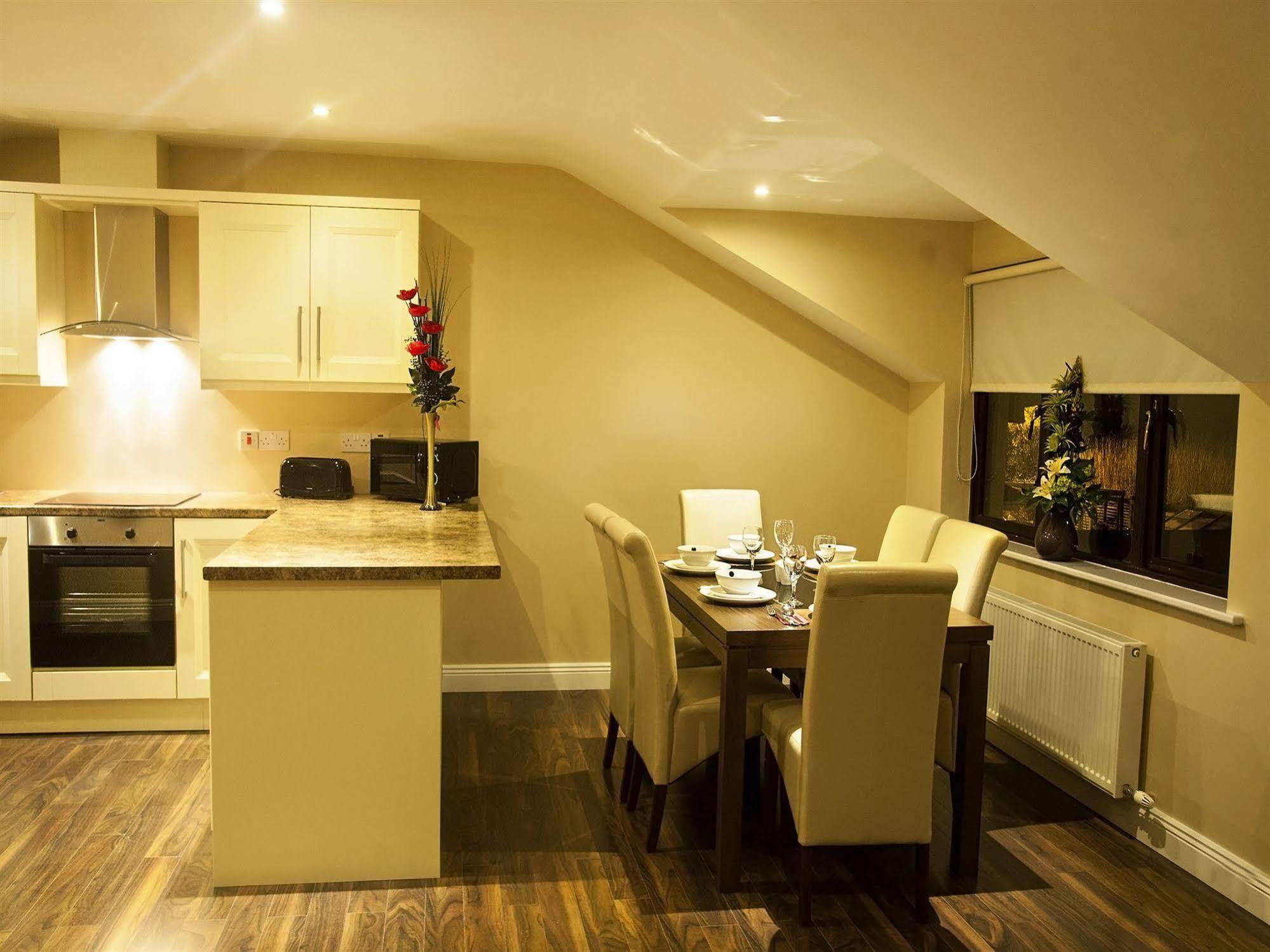 Hillview Self Catering Apartment Lusk ภายนอก รูปภาพ